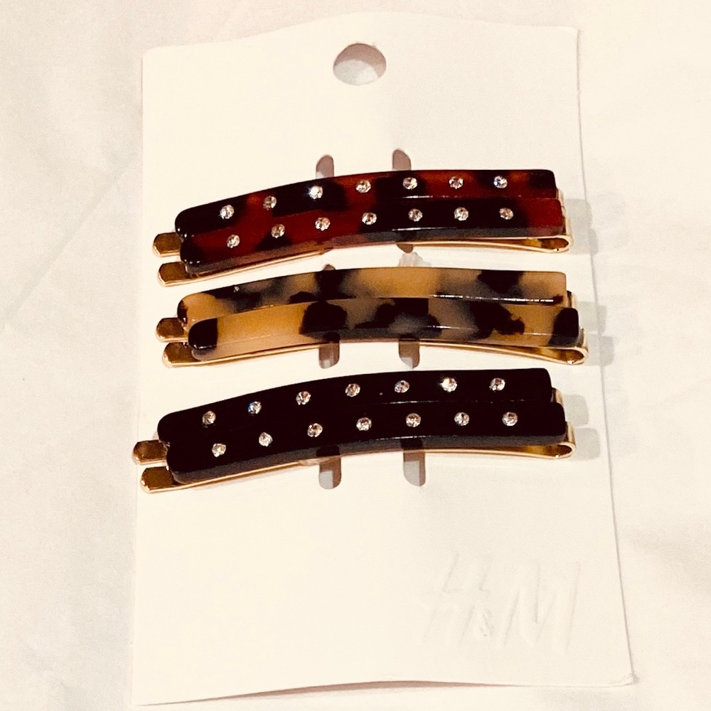 H & M Just Cute 6 piece hair Clips.